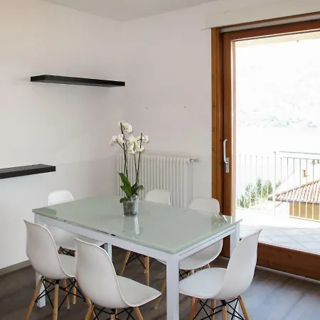 Apartment Locazione Turistica Riflessi Di Lago Domaso